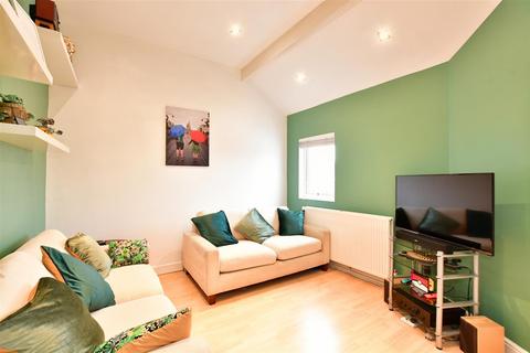2 bedroom apartment for sale - The Ridgeway, Chingford