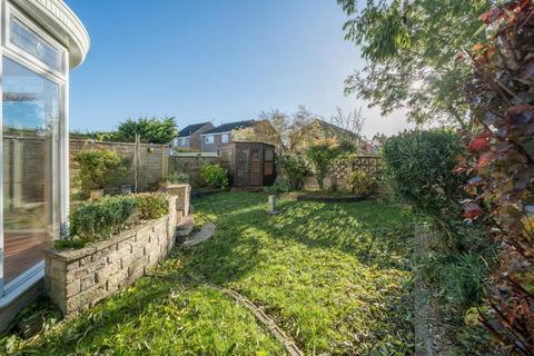 4 bedroom semi-detached house for sale, Carterton,  Oxfordshire,  OX18