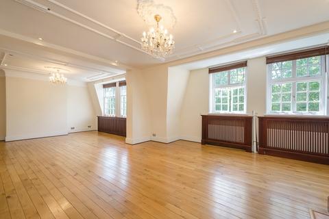 4 bedroom apartment to rent, St. Johns Wood High Street London NW8