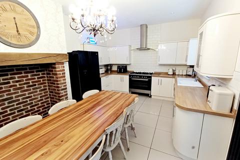 6 bedroom terraced house for sale, Cockton Hill Road, Bishop Auckland, County Durham, DL14