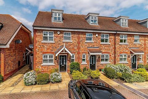 4 bedroom house to rent, Northfield Farm Mews, Cobham, KT11