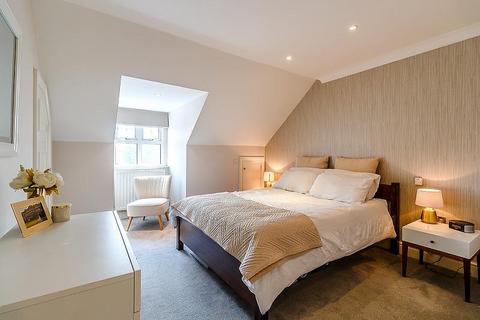 4 bedroom house to rent, Northfield Farm Mews, Cobham, KT11