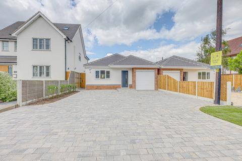 3 bedroom detached bungalow for sale, Rayleigh Avenue, Leigh-on-sea, SS9