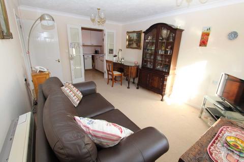 1 bedroom retirement property for sale, Retirement flat close to Town Centre