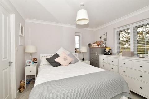 3 bedroom detached house for sale - Hayton Crescent, Tadworth, Surrey