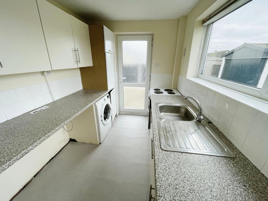 Hillside Crescent, Mold, Flintshire, CH7 3 bed bungalow for sale £190,000