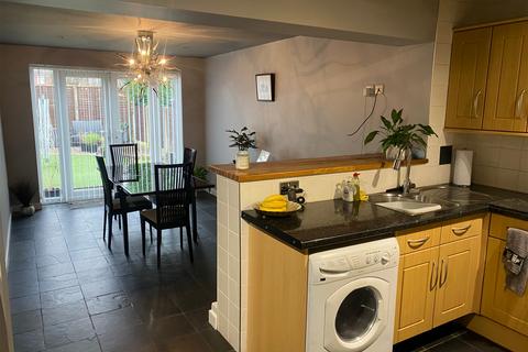 4 bedroom townhouse for sale - Shelley Road, Chadderton