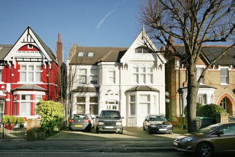 6 bedroom flat for sale, Gordon Road, London W5