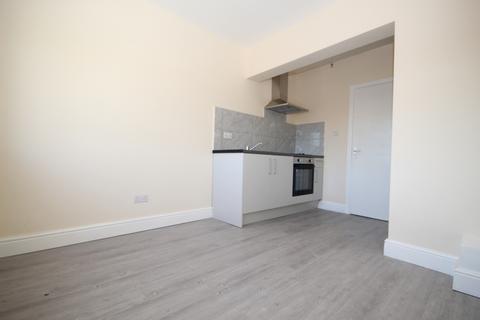 Studio to rent, Greenford Road, Greenford, Middlesex, UB6