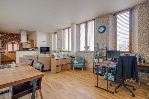 2 bedroom apartment for sale, New Road, Stourbridge, West Midlands, DY8