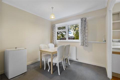 10 Heronsforde, London, W13 8JE