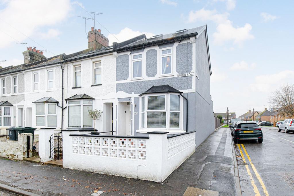 Linden Road, Ashford, TN24 4 bed end of terrace house for sale £375,000