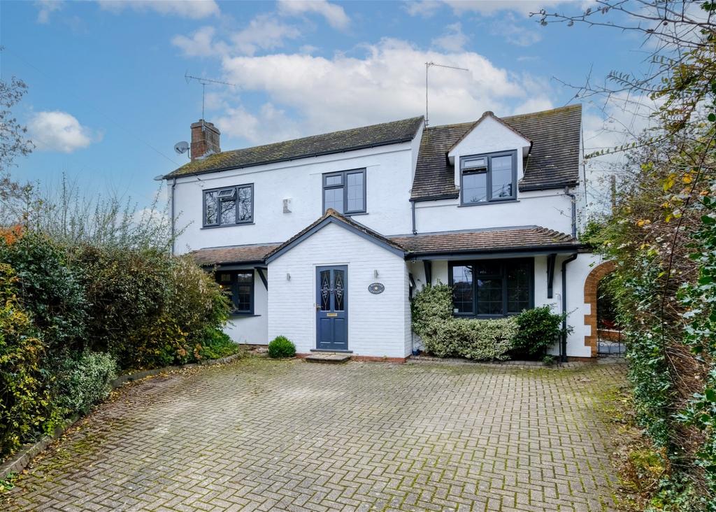 Dagtail Lane, Redditch B975QT 3 bed detached house £650,000