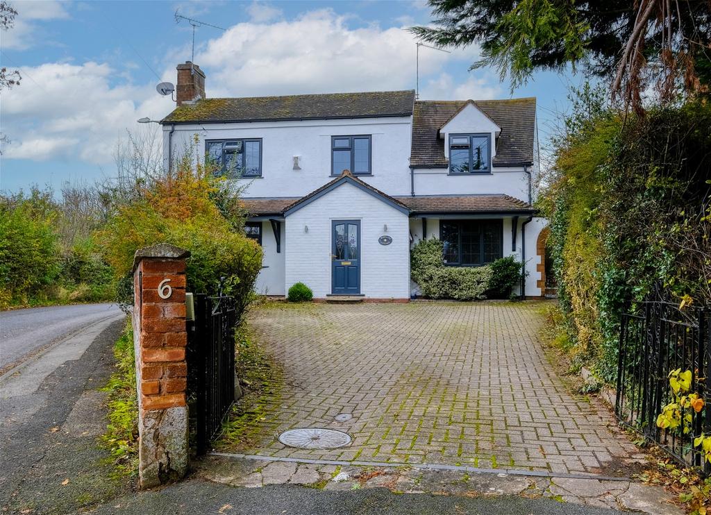 Dagtail Lane, Redditch B975QT 3 bed detached house £650,000