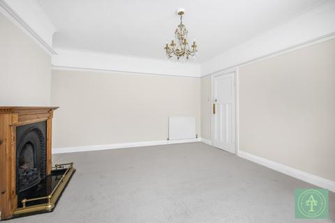 4 bedroom semi-detached house for sale, Wynchgate, London, N14
