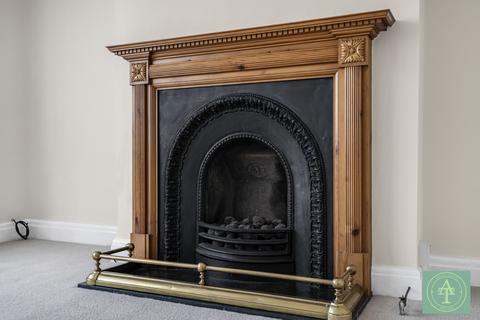 19 Wynchgate, London, N14 6RP