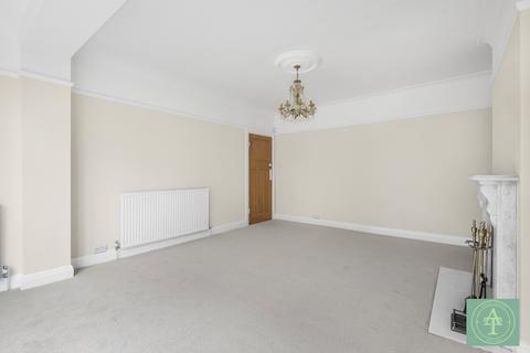 19 Wynchgate, London, N14 6RP