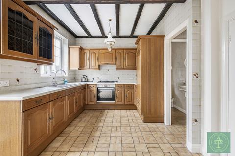 19 Wynchgate, London, N14 6RP