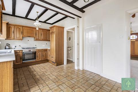 19 Wynchgate, London, N14 6RP
