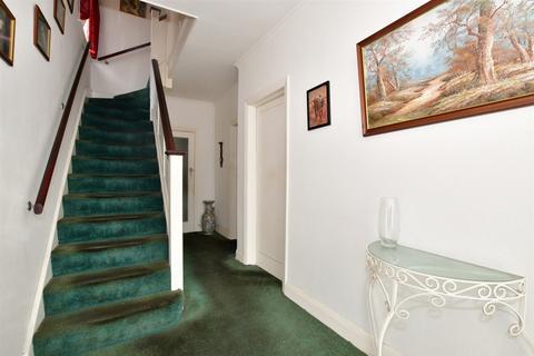 29 Harwater Drive, Loughton, IG10 1LP