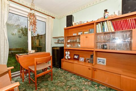 4 Elmstead Road, Erith, DA8 3JA