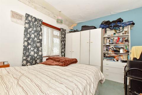 4 Elmstead Road, Erith, DA8 3JA