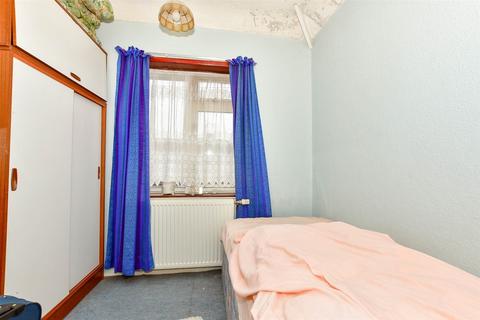 4 Elmstead Road, Erith, DA8 3JA