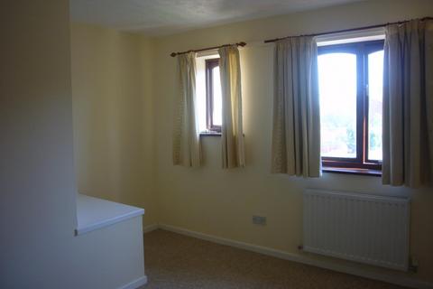 2 bedroom terraced house to rent, Bosworth Close, Bletchley