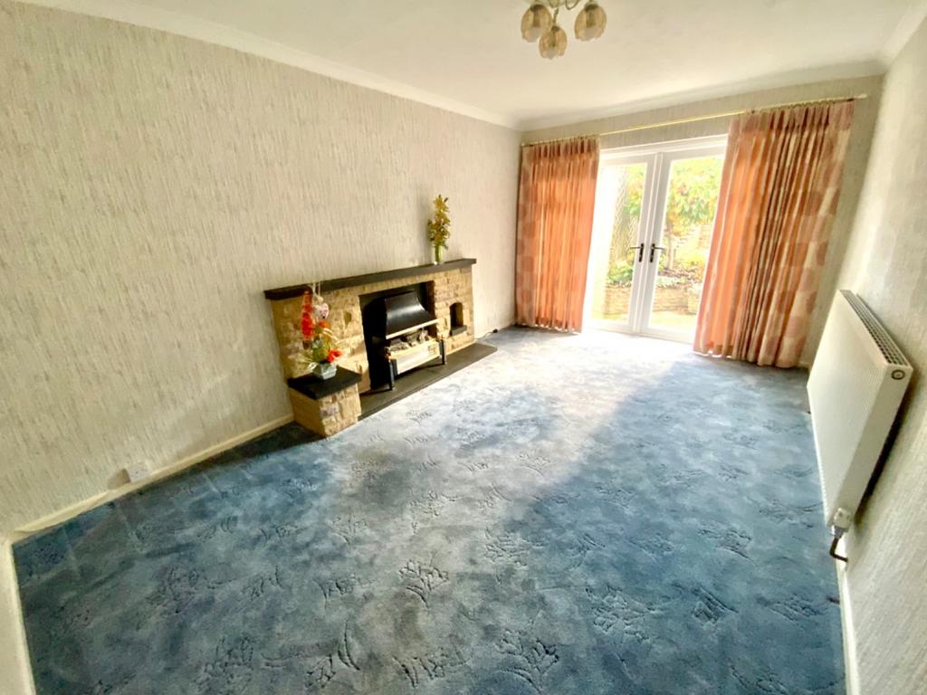 The Willows, Daventry... 3 bed semidetached house £245,000