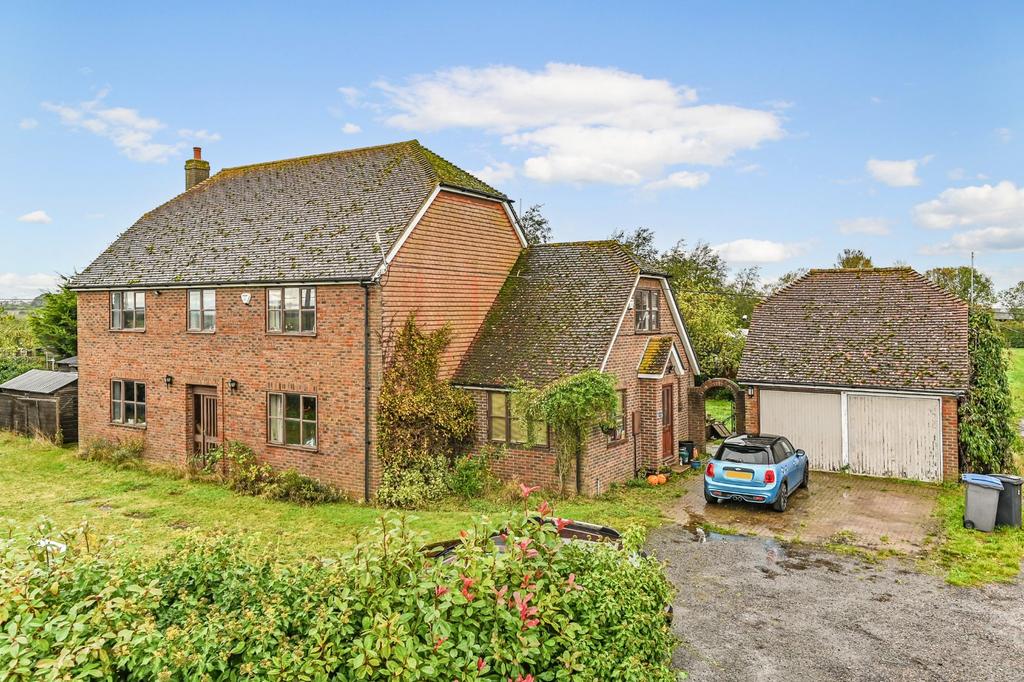 Walmestone, Wingham, Canterbury, Kent, CT3 6 bed detached house for