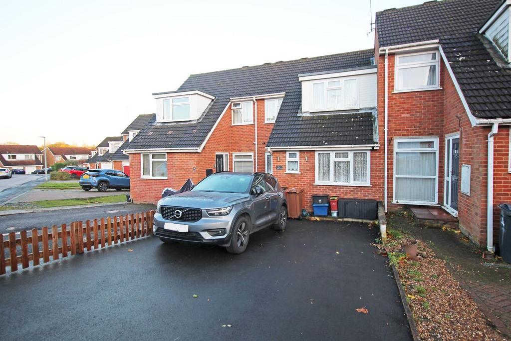 Woburn Close, Stevenage 3 bed terraced house £425,000