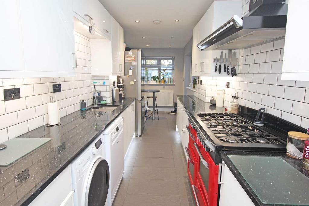 Woburn Close, Stevenage 3 bed terraced house £425,000