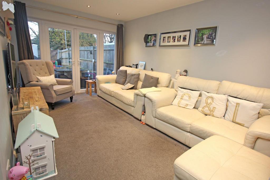 Woburn Close, Stevenage 3 bed terraced house £425,000