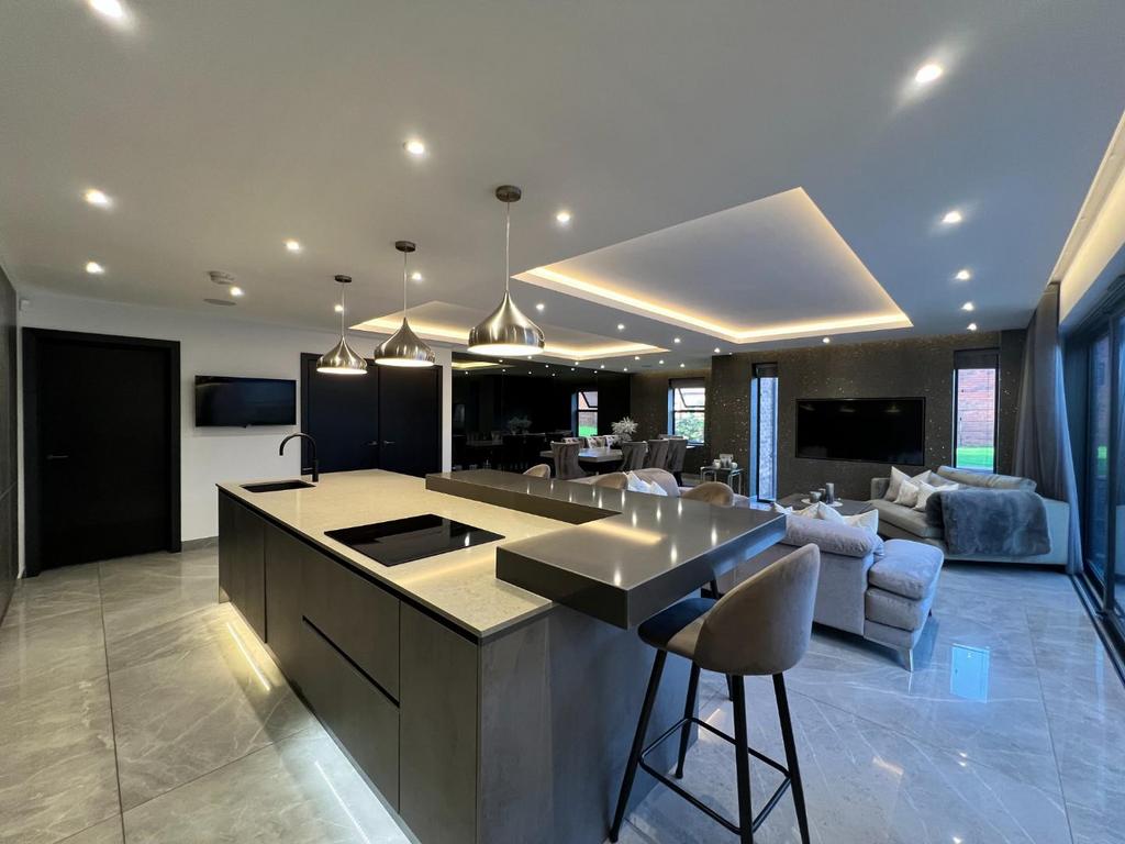 Kitchen2.JPG
