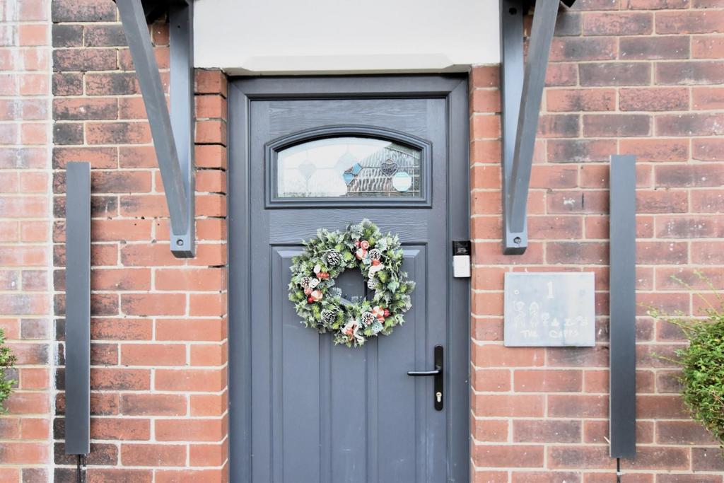 Maple Tree Close West, Scunthorpe... 4 bed semidetached house £1,200