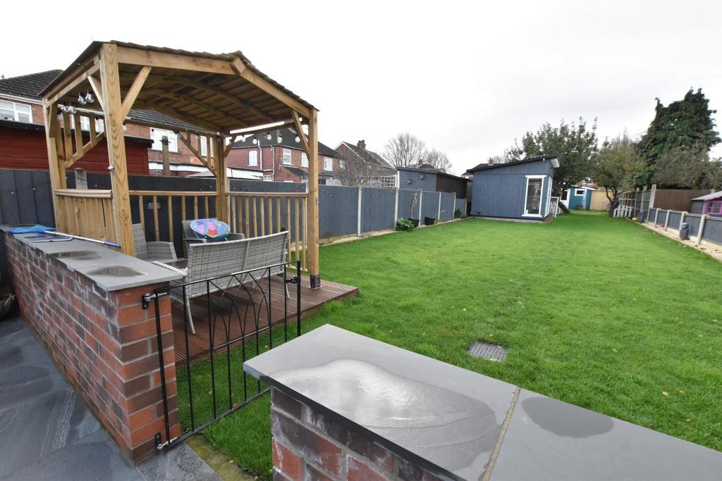 Maple Tree Close West, Scunthorpe... 4 bed semidetached house £1,200