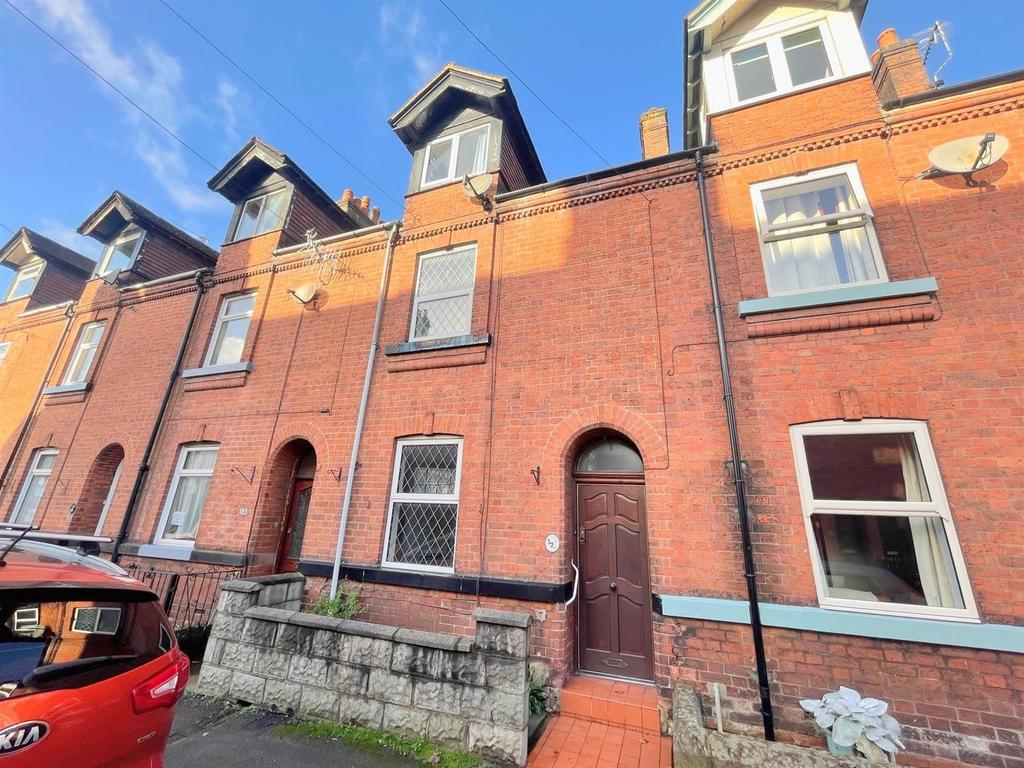 Southbank Street, Leek 3 bed property £139,950