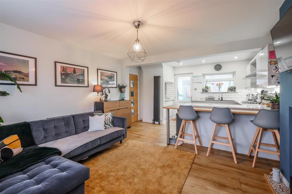 Green Park Avenue, Skircoat Green, Halifax 2 bed semidetached house