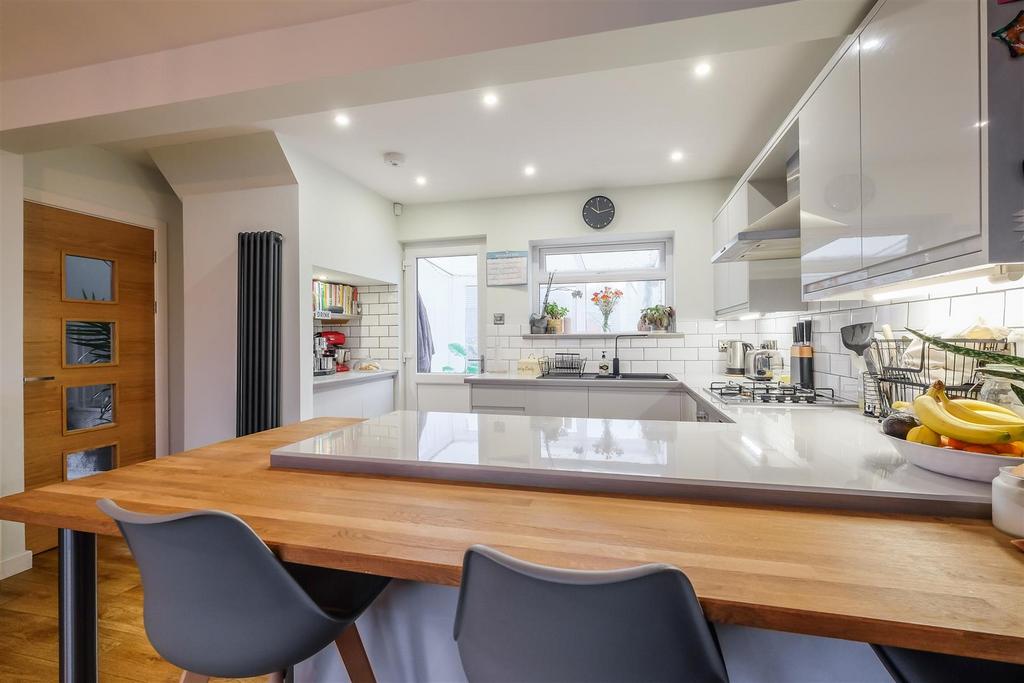 Green Park Avenue, Skircoat Green, Halifax 2 bed semidetached house