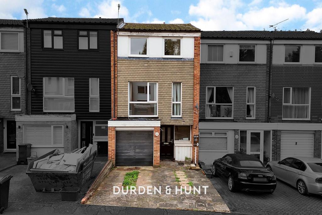 Church Close, Loughton 3 bed terraced house for sale £450,000
