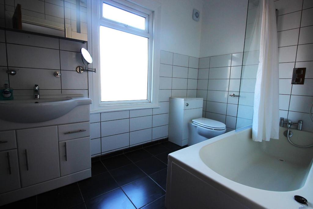 Bathroom.JPG