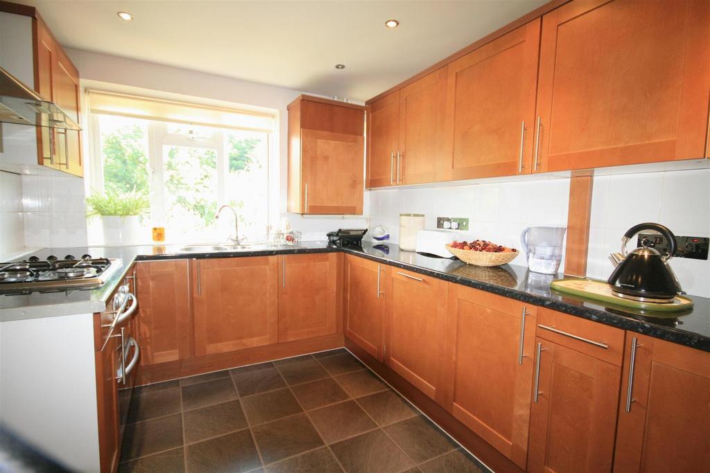 Fitted kitchen/diner: