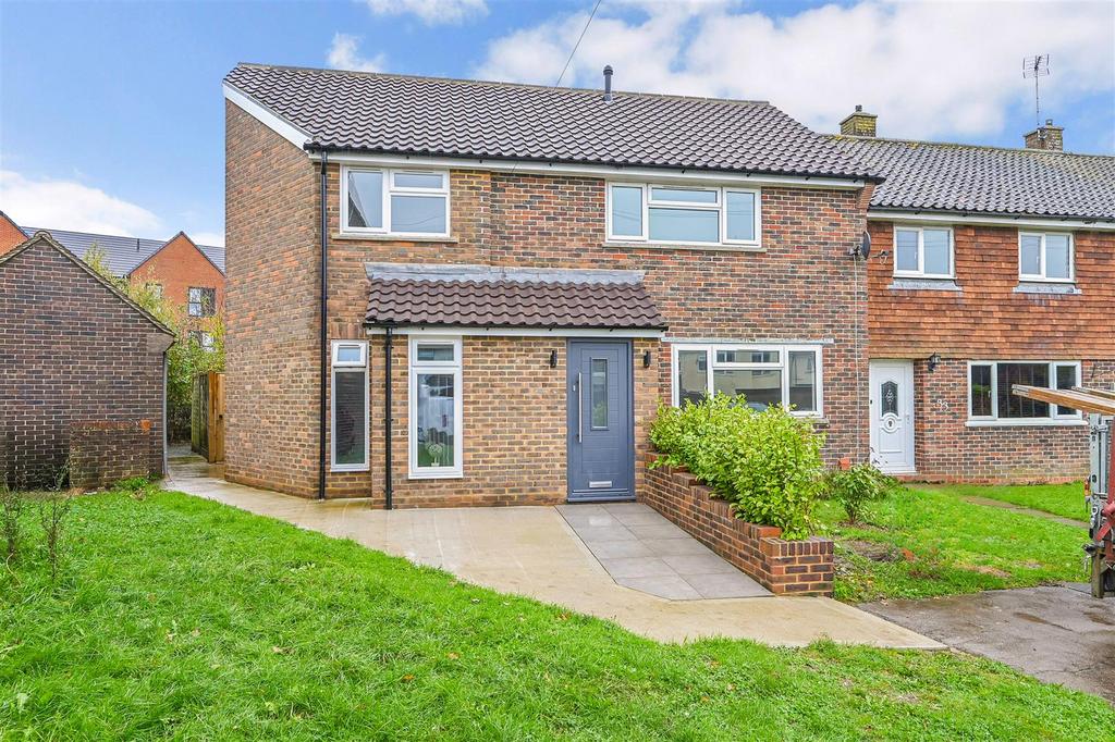 Close, Eastergate 4 bed end of terrace house for sale £425,000