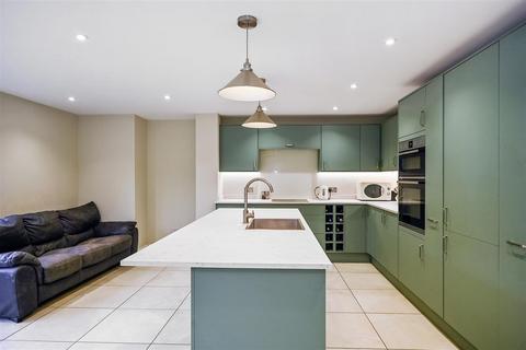 31 Barnett Close, Eastergate, Chichester, PO20 3UW