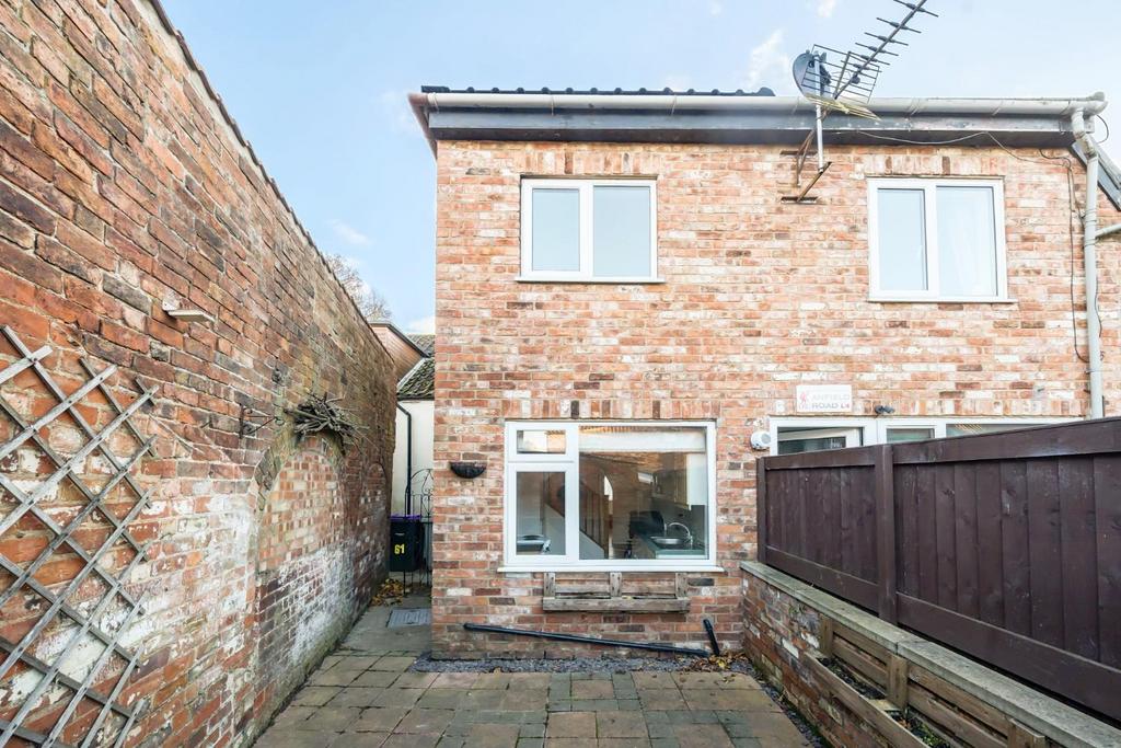 2nd view REAR OF PROPERTY.jpg