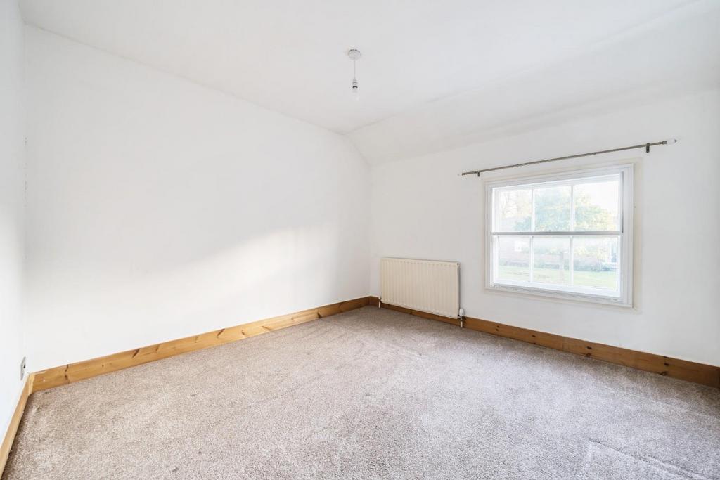MASTER BEDROOM.jpg
