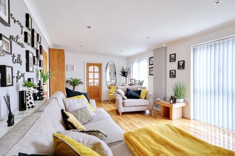 1 Allen Road, Rainham, RM13 9JS