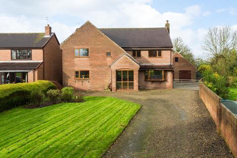 4 bedroom detached house for sale, The Green, Tholthorpe