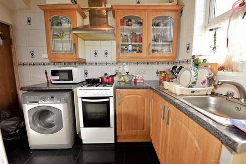 1 bedroom in a house share to rent, 48 Harold Terrace (hs)