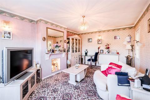 4 Onslow Close, London, E4 6QD